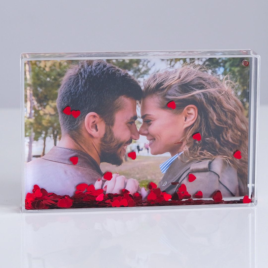 Fotoğraf Çerçevesi - 10x15 Kalpli Sallanan ve Şeffaf Tasarım - Clicksy