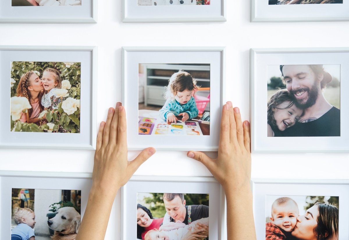 Fotoğraf Çerçevesi - Beyaz 20x20 Çerçeve, Yapışkanlı - Clicksy
