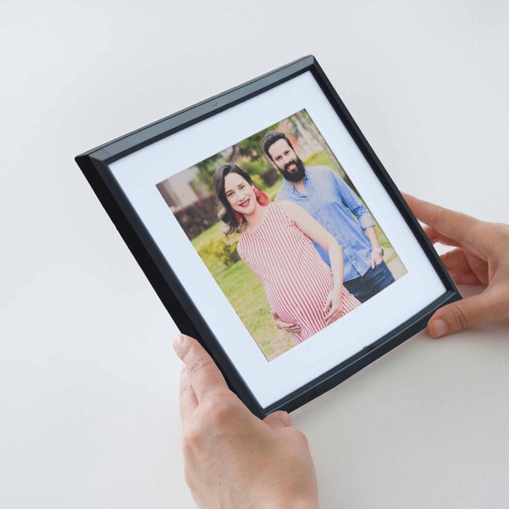 Fotoğraf Çerçevesi - Siyah 20x20 Çerçeve, Yapışkanlı ve Paspartulu - Clicksy