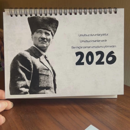 2026 Atatürk Resimleri Takvimi – Beyaz Renk Spiral Takvim 21x15 cm. Yatay